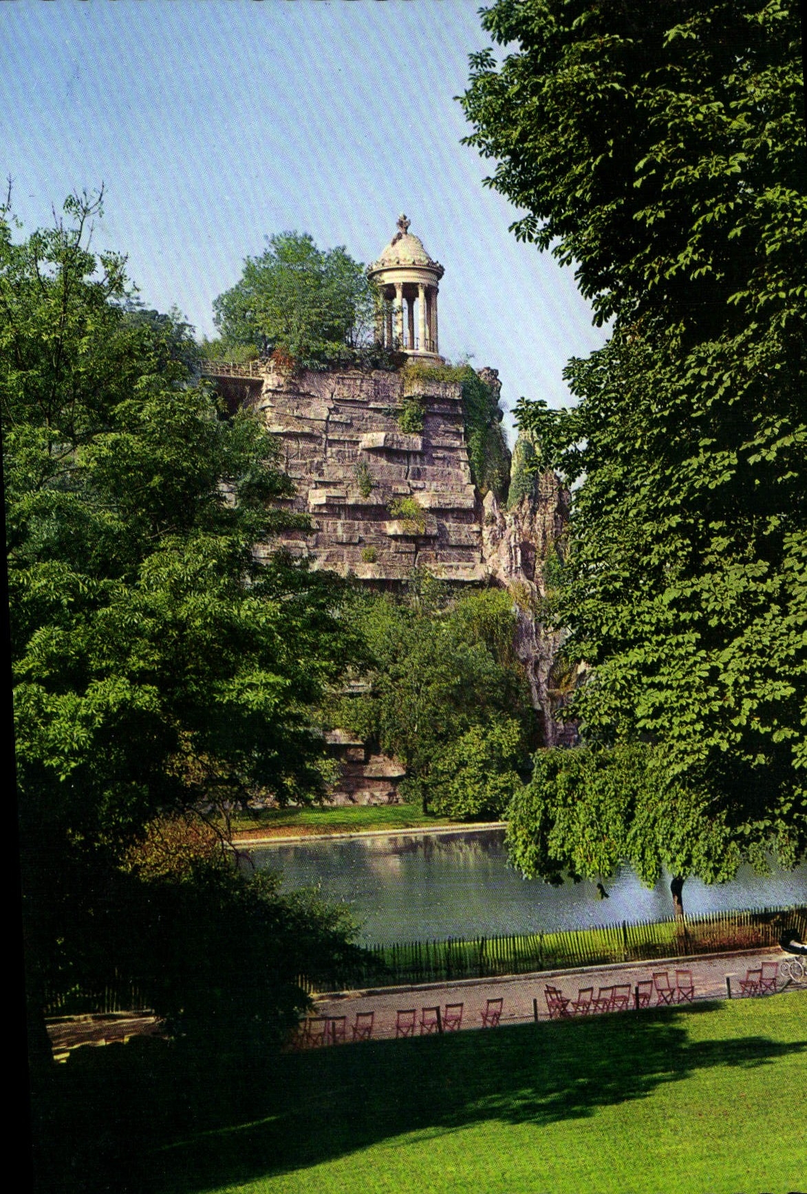 CPSM Paris Le Parc Des Buttes Chaumont