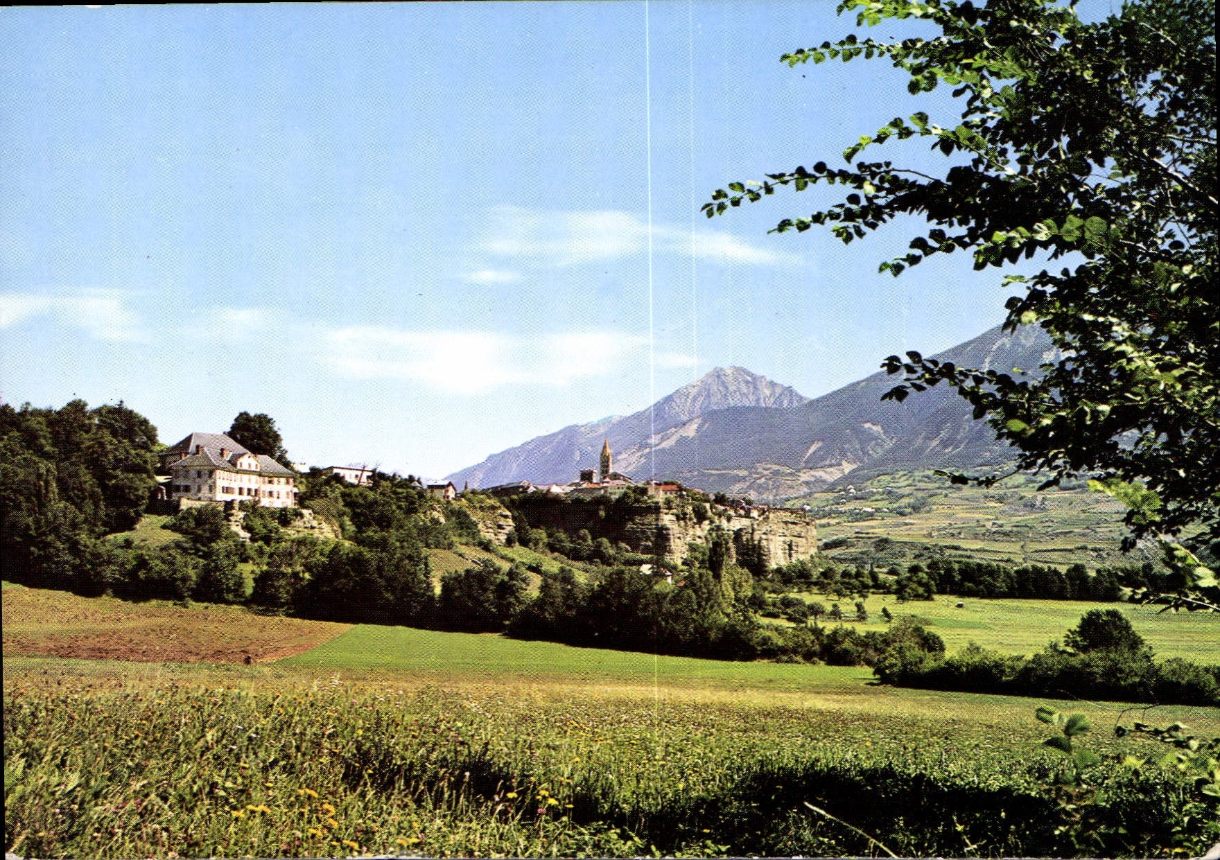 CPSM Embrun Le Roc