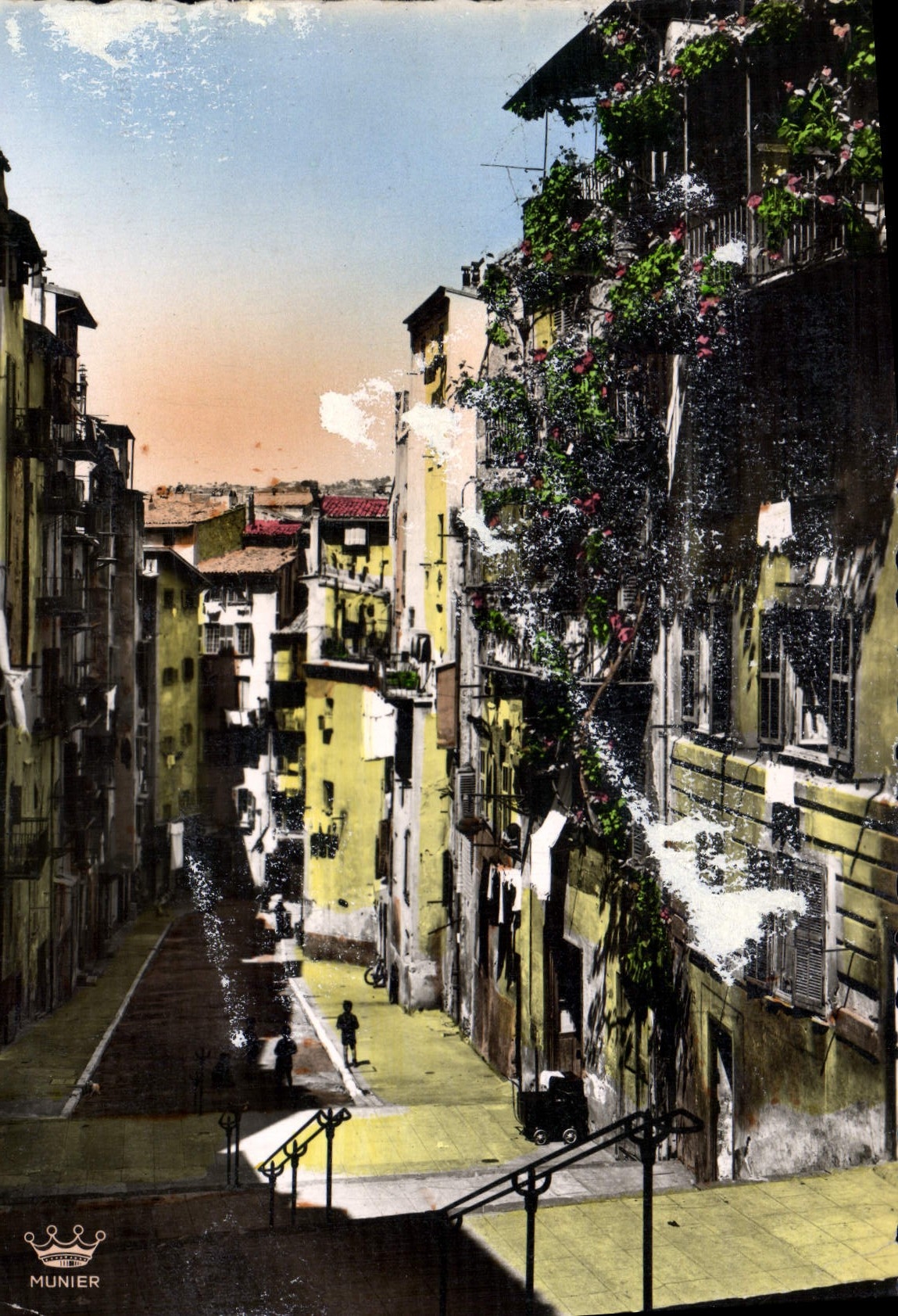 CPSM Nice Une Rue De La Vieille Ville