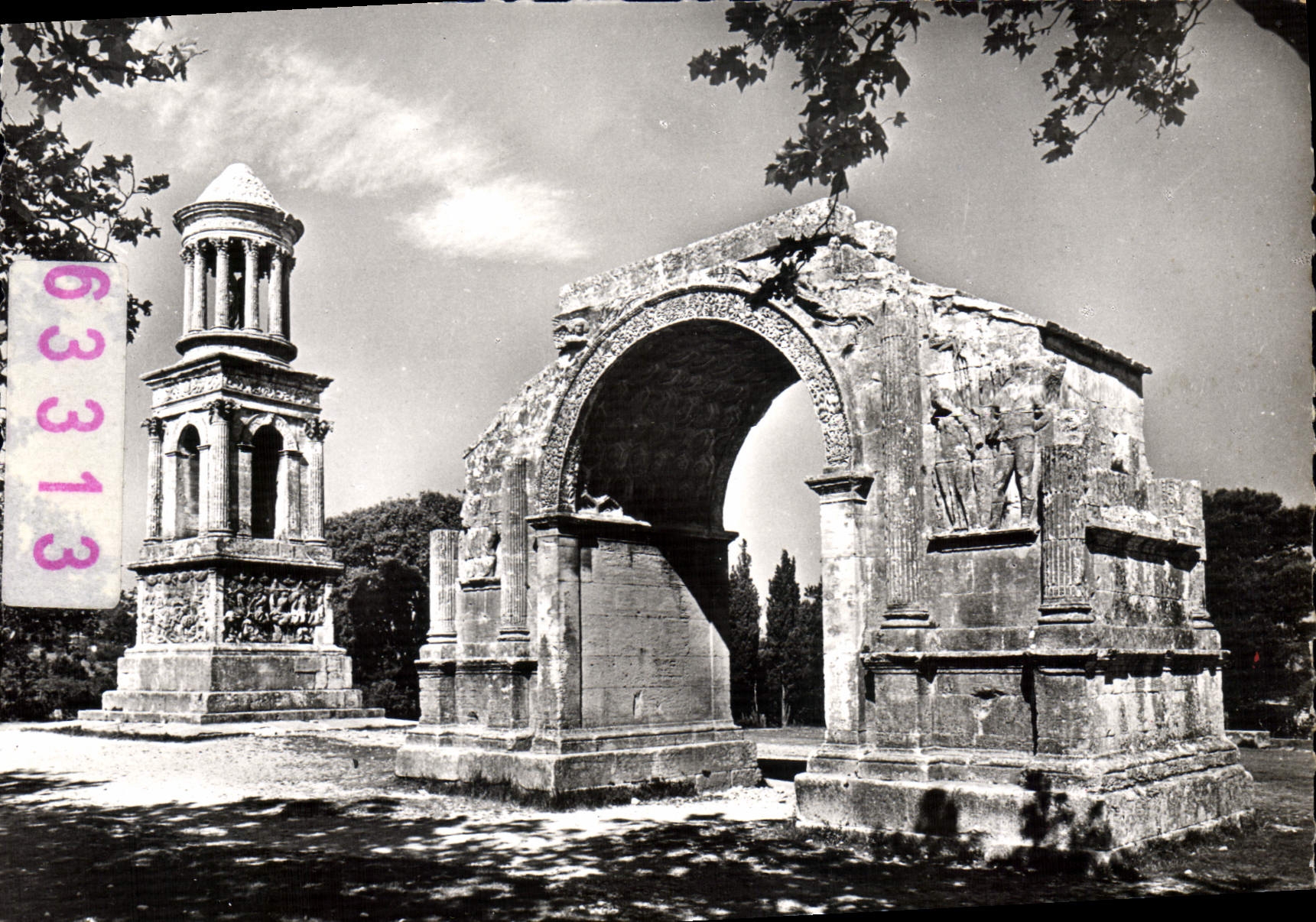 CPSM Paysages De Provence Les Antiques Saint Remy L'Arc De Triomphe Et Le mausolee