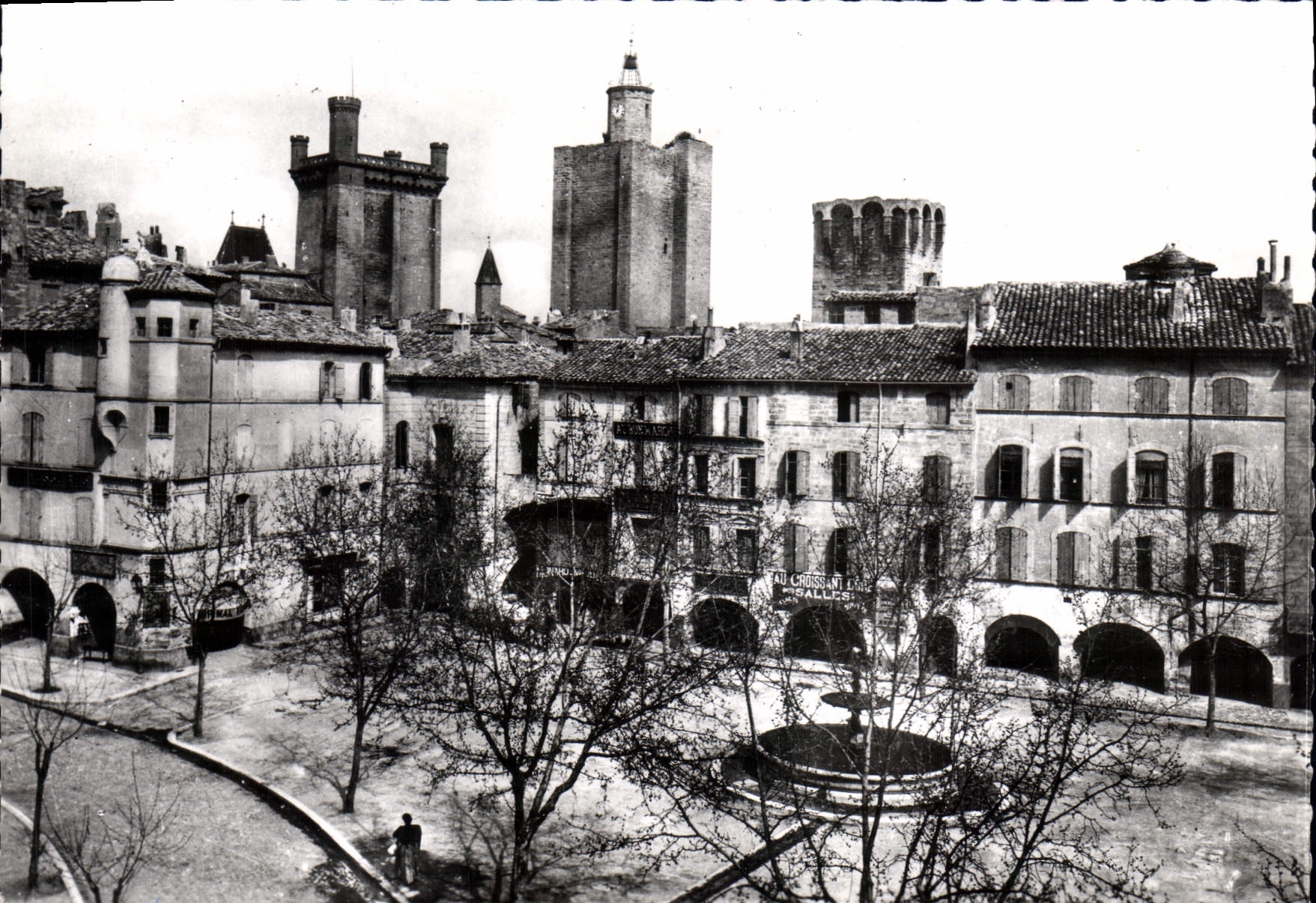 CPSM Uzes Duche De France Place De La Republique
