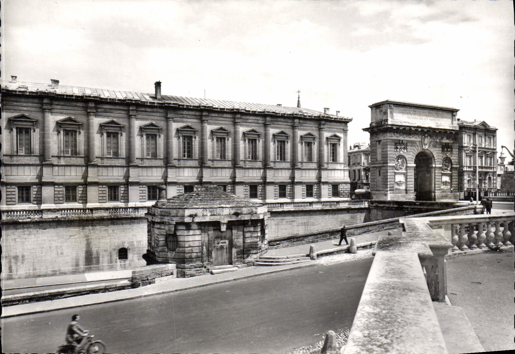 CPSM Montpellier Facade Du Palais De Justice