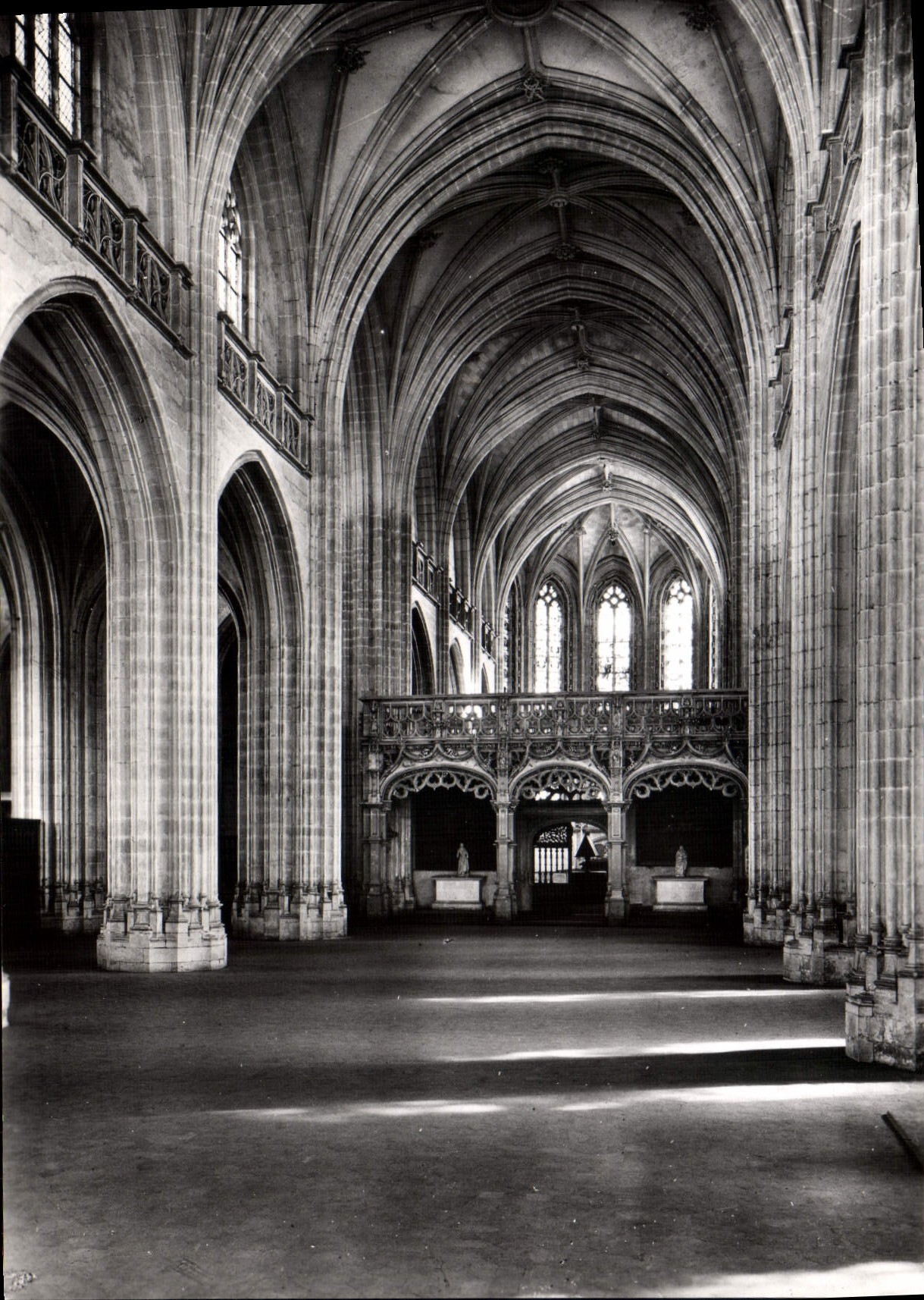 CPSM Bourg En Bresse Eglise De Brou