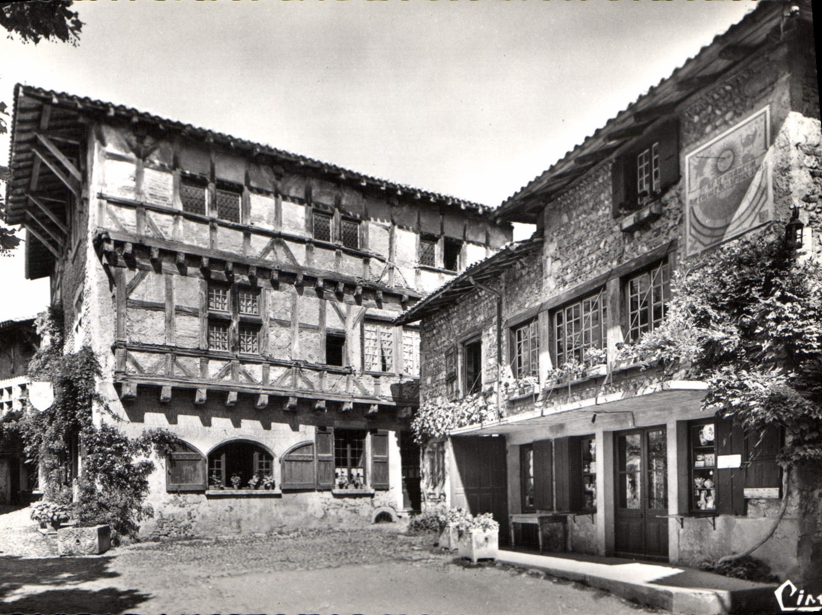 CPSM Perouges Hostellerie Maison Historique
