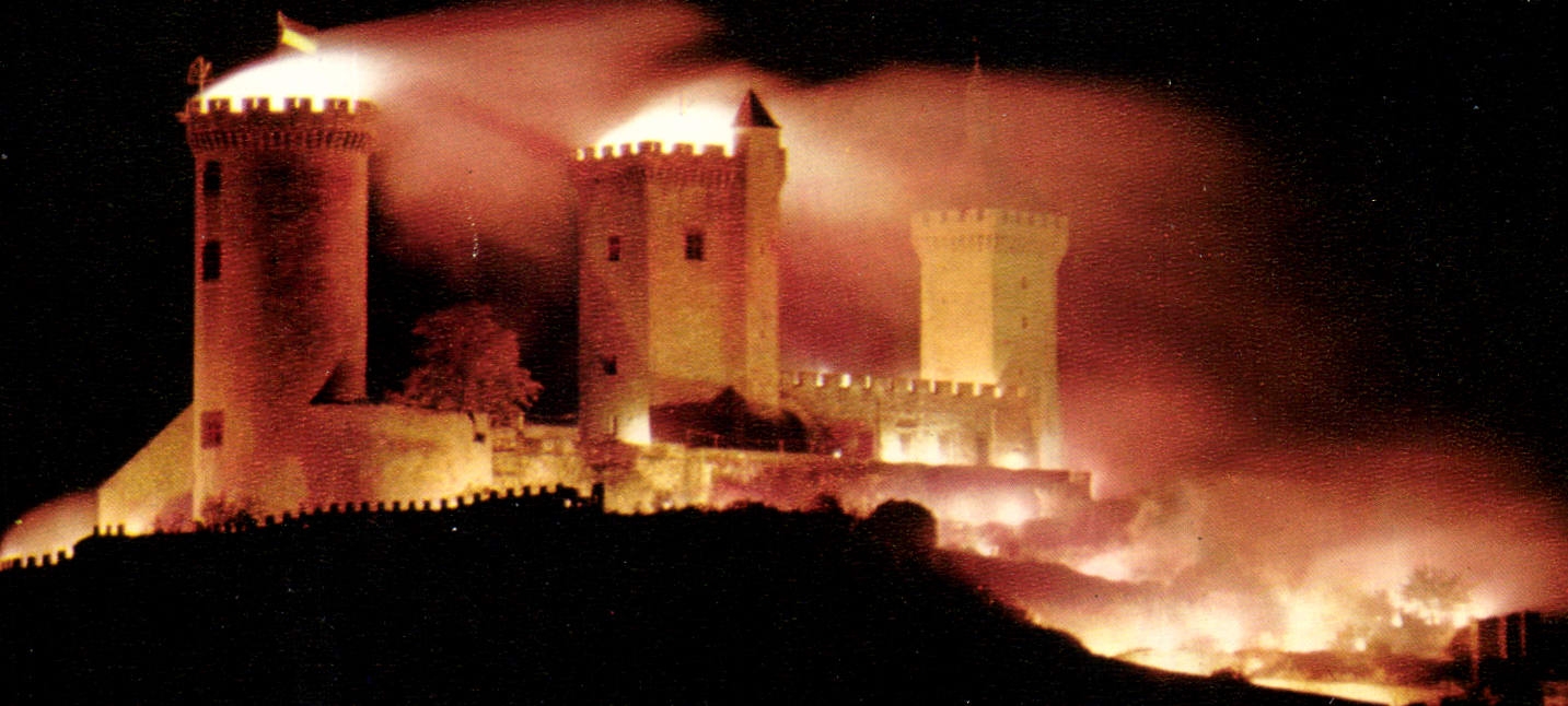 CPSM Foix L'embrasement Du Chateau