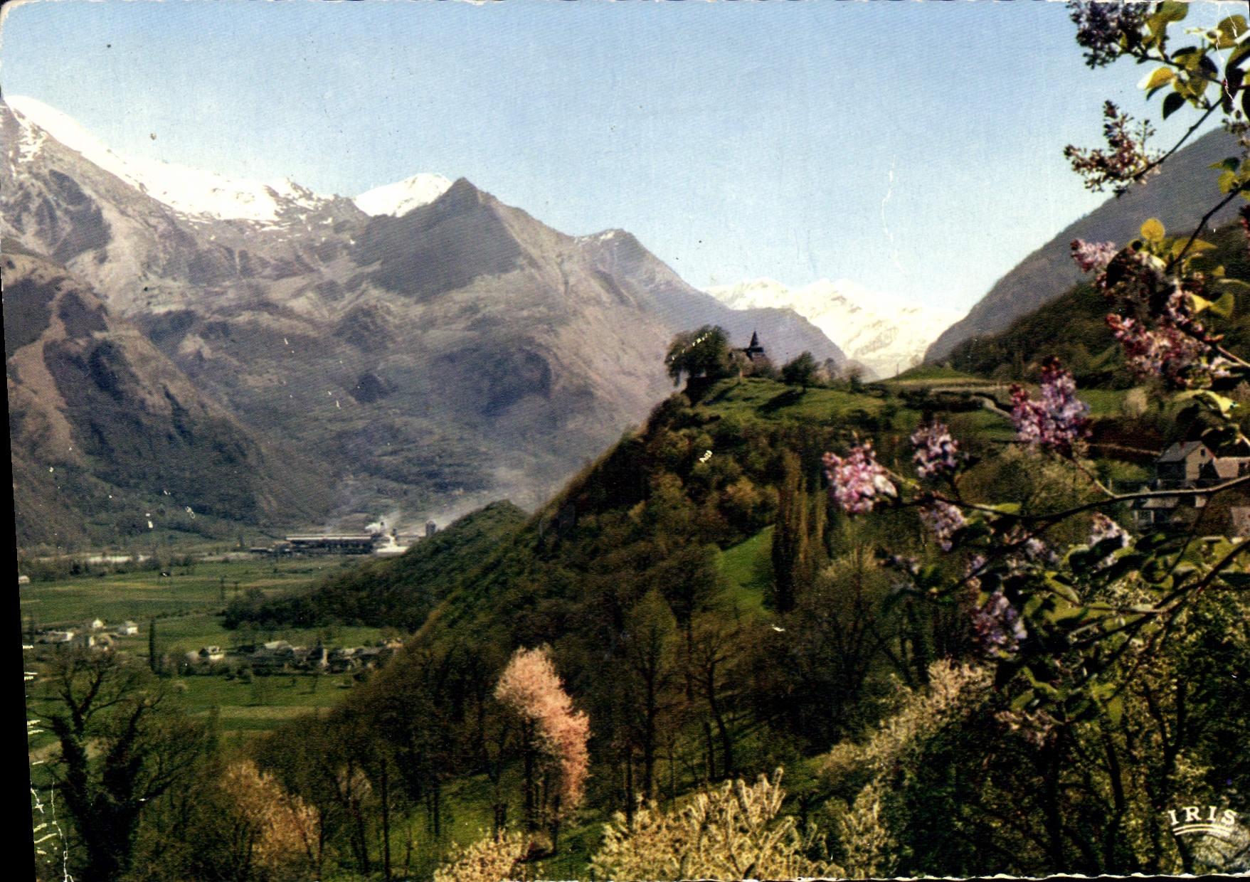 CPSM Les Pyrenees La Vallee d'Argeles Gazost au Printemps La Chapelle de la Pietal