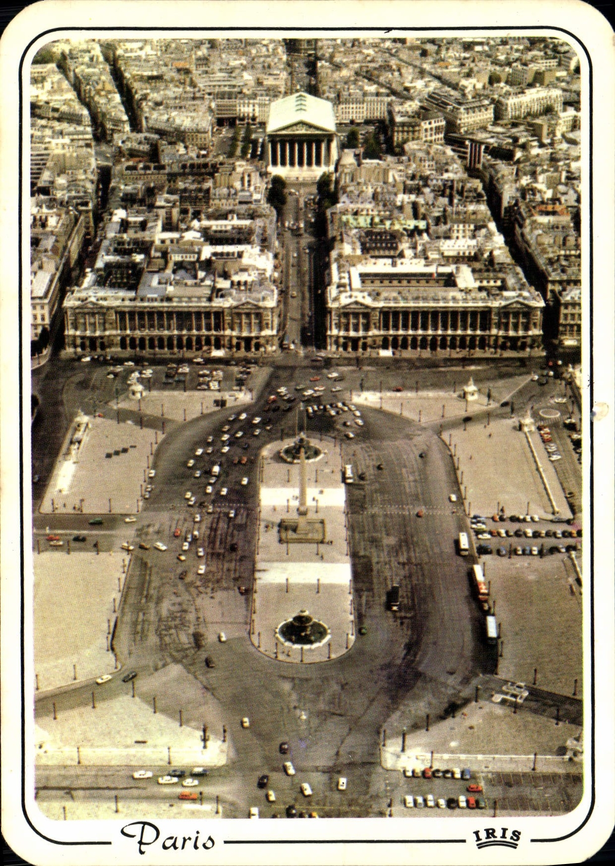 CPSM Paris La Place de la Concorde et l'Eglise de la Madeleine vues d'Avion