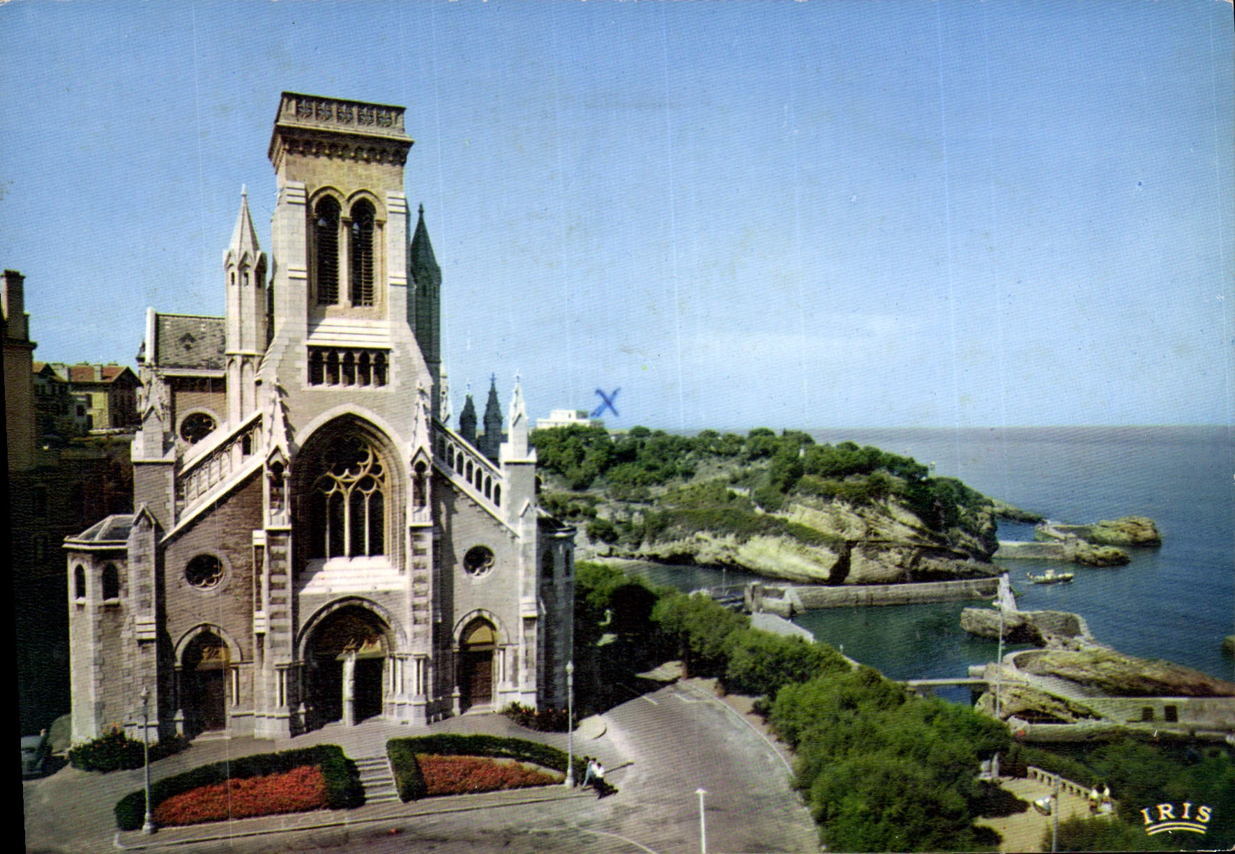 CPSM Biarritz L'Eglise Sainte Eugenie 