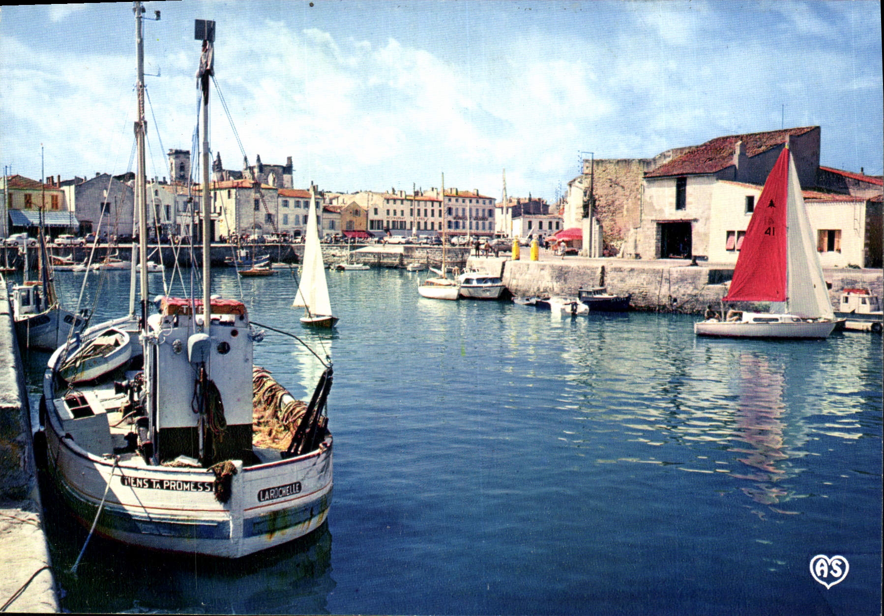 CPSM Ile de re Saint Martin C Mme Le Port vers l'Eglise
