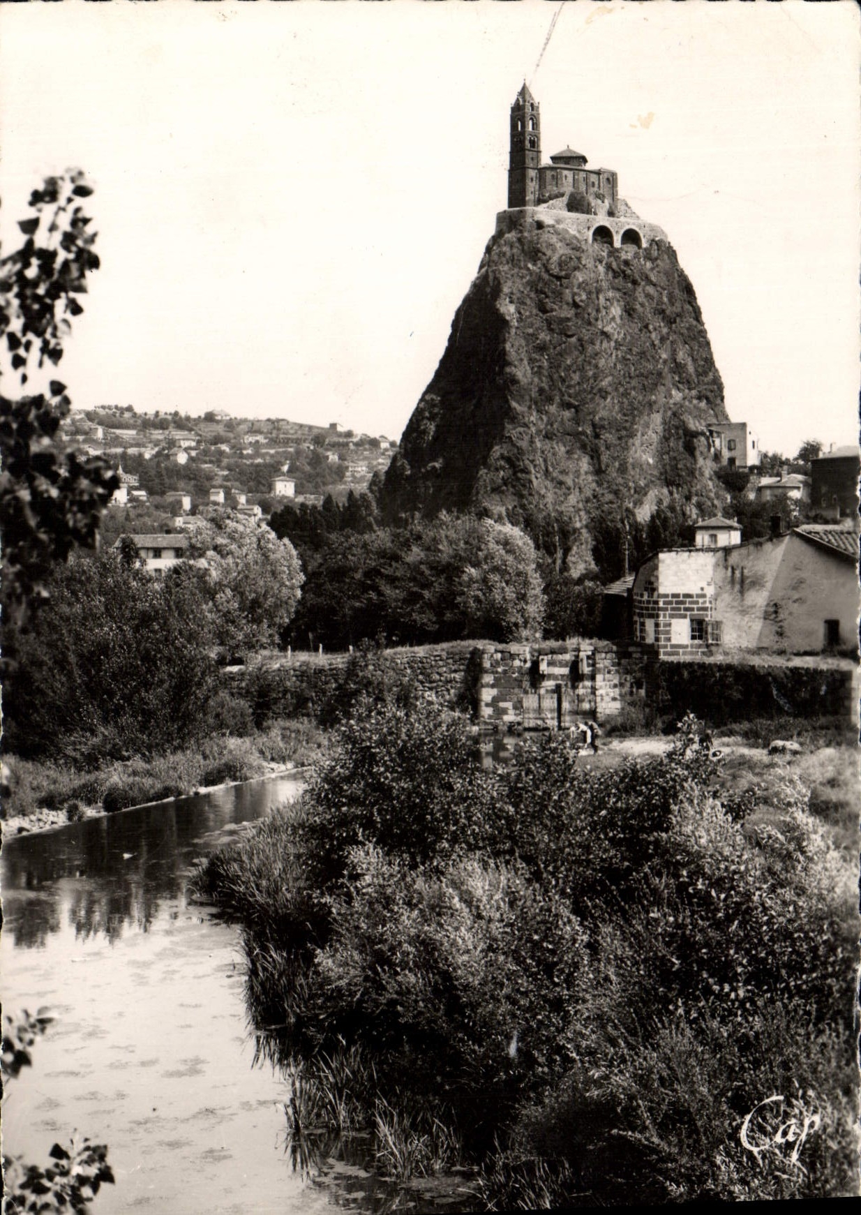 CPSM Le Puy Haute Loire Le Rocher Saint Michel et l'Aiguilhe 