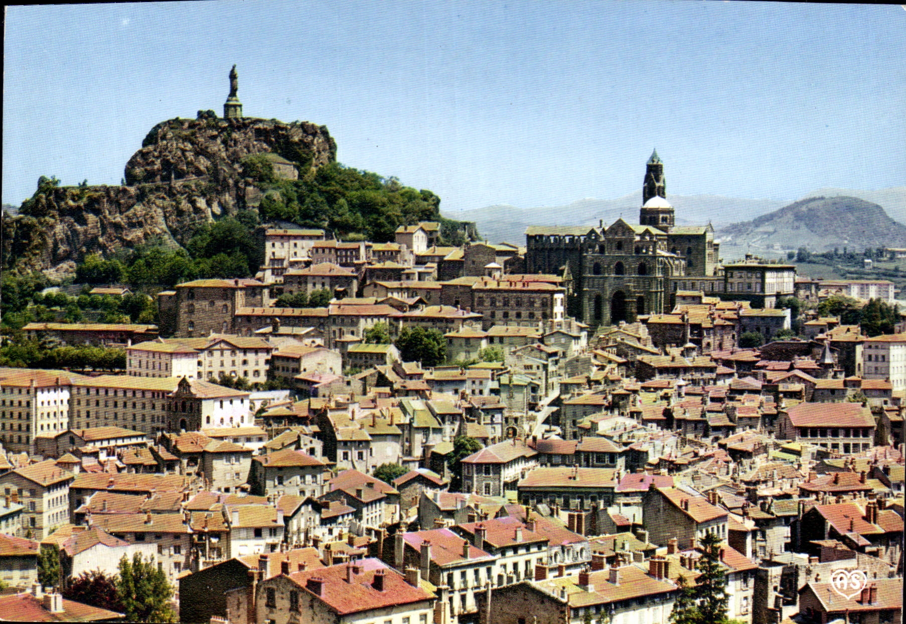 CPSM Le Puy en Velay Haute Loire Rocher Corneille et Cathedrale 
