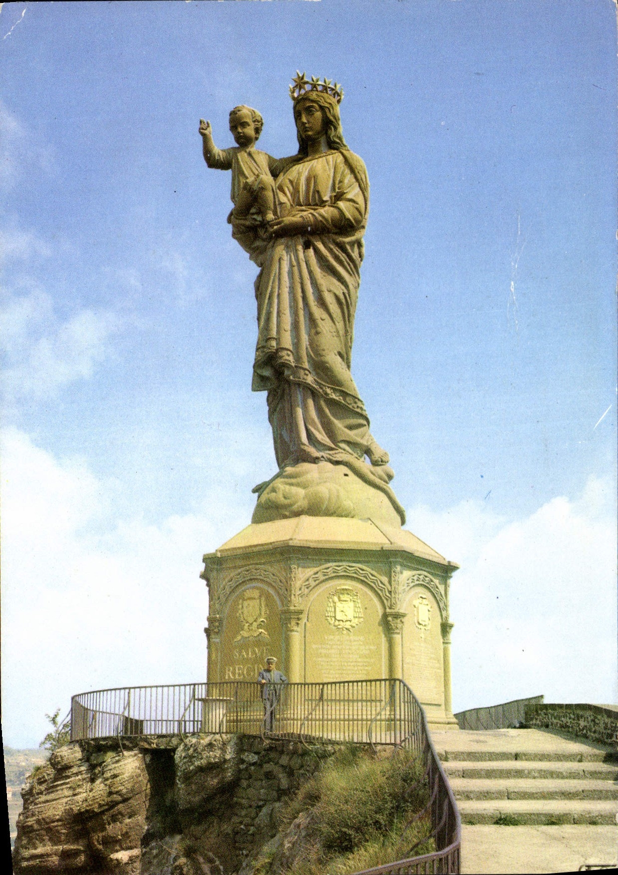 CPSM Le Puy Haute Loire Le Rocher Corneille et la Statue 