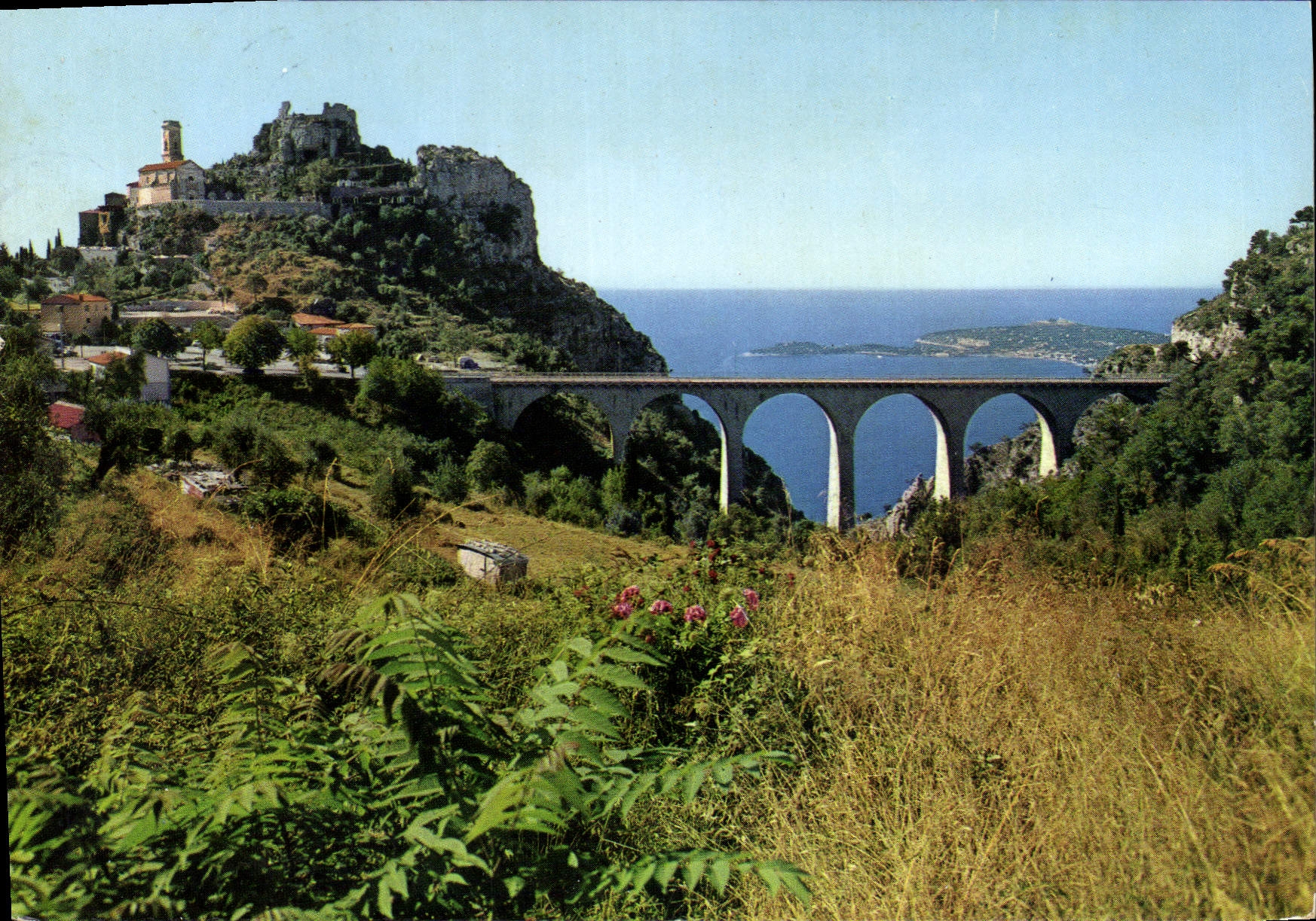 CPSM La Cote d'Azur Eze Village et la Viaduc 