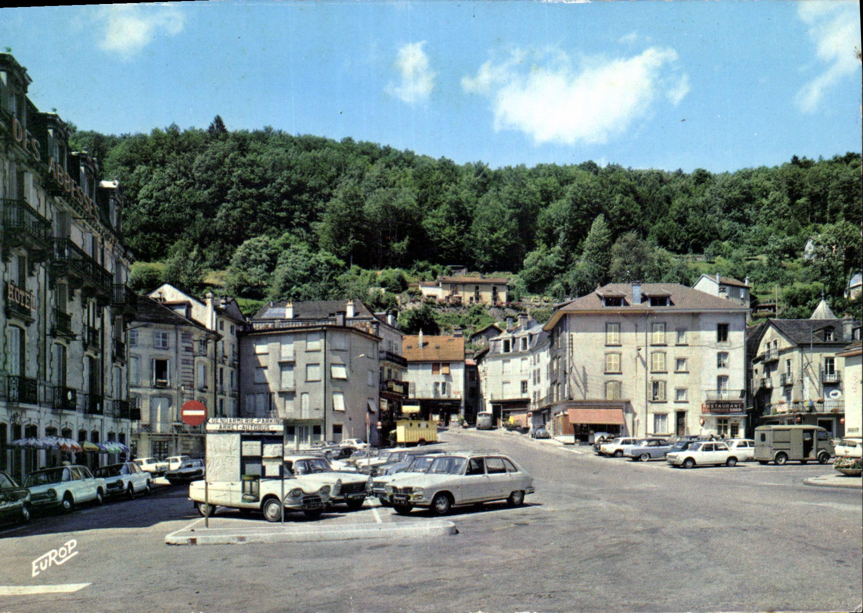 CPSM Plombieres Vosges Place de l'Eglise