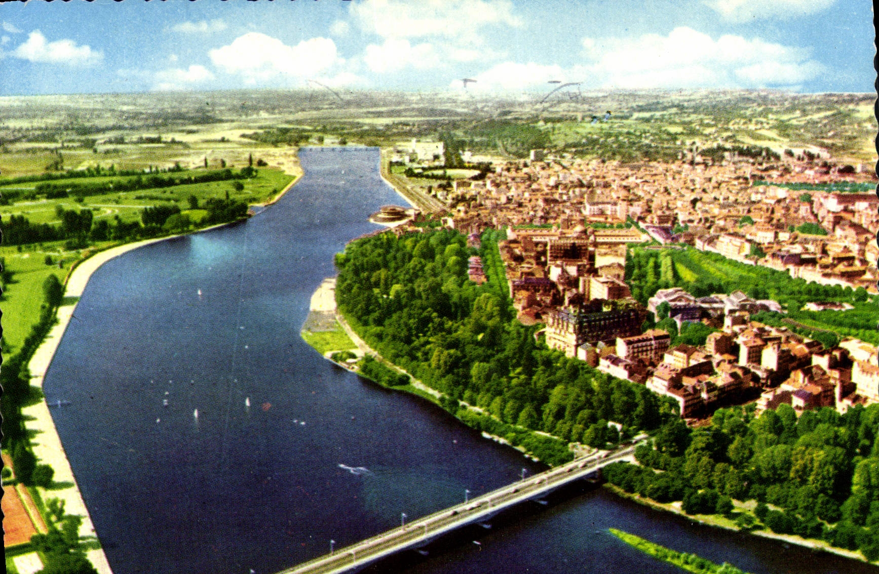 CPSM Vichy Allier Le Plan d'eau 