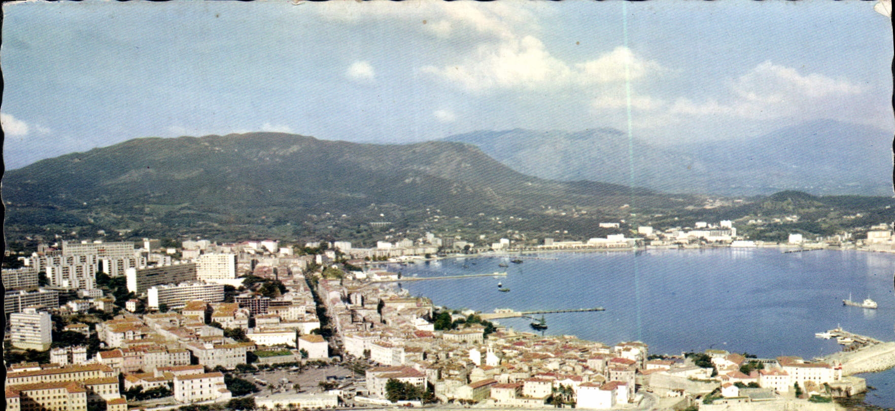 CPSM Charmes et Couleurs de la Corse Ajaccio Corse Vue d'ensemble de la Cite Imperiale