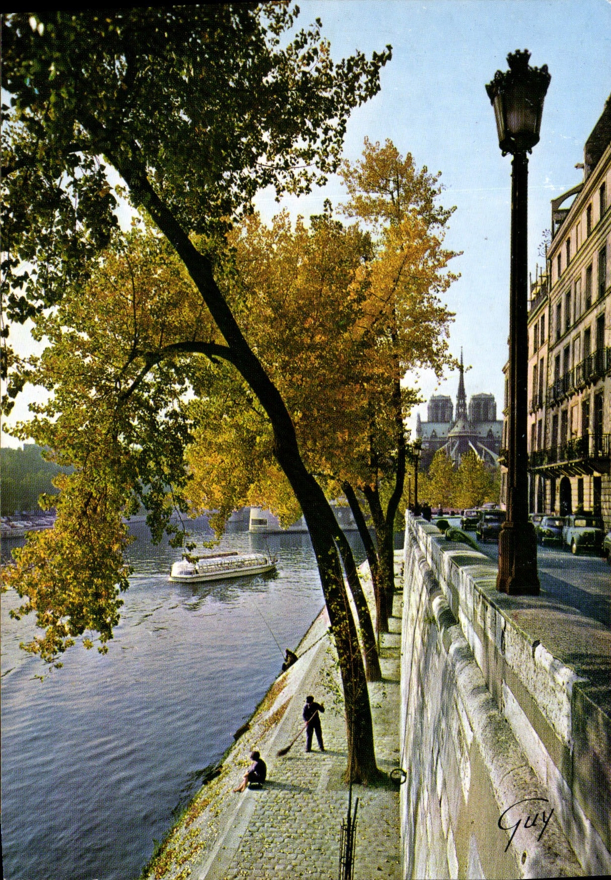 CPSM Paris et ses Merveilles l'Ile Saint Louis le quai d'Orleans et la Seine au fond l'abside de la