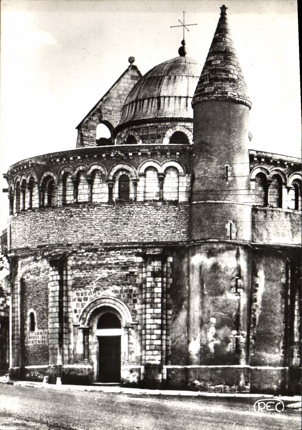 CPSM Neuvy -st-Sepulcre église