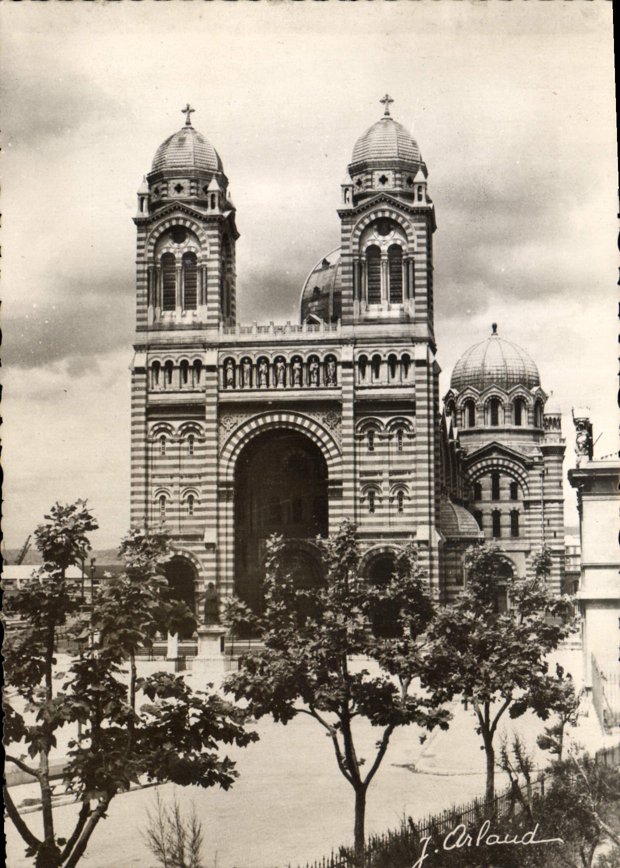 CPSM Marseille la Cathedrale 