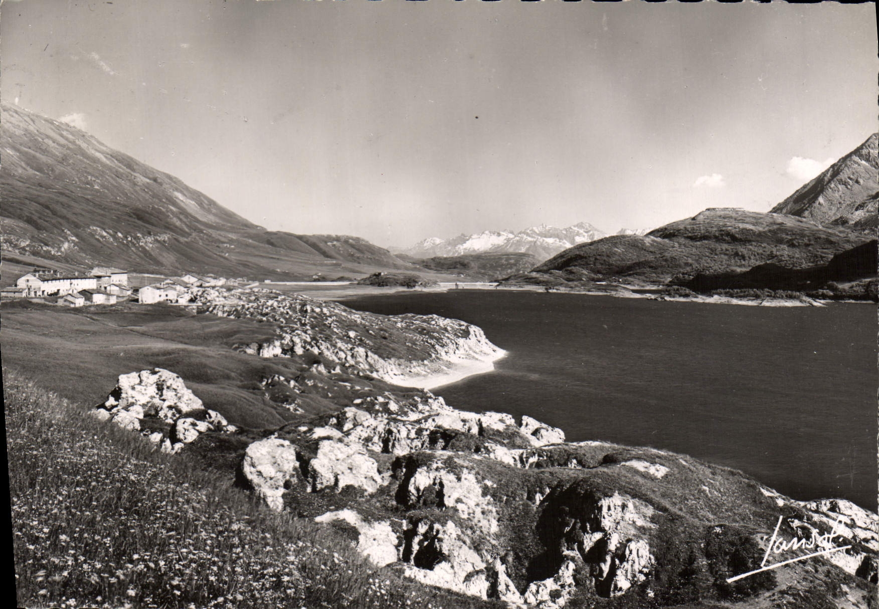 CPSM Mont Cenis Son Lac ses hotels et la Vallee de Turin