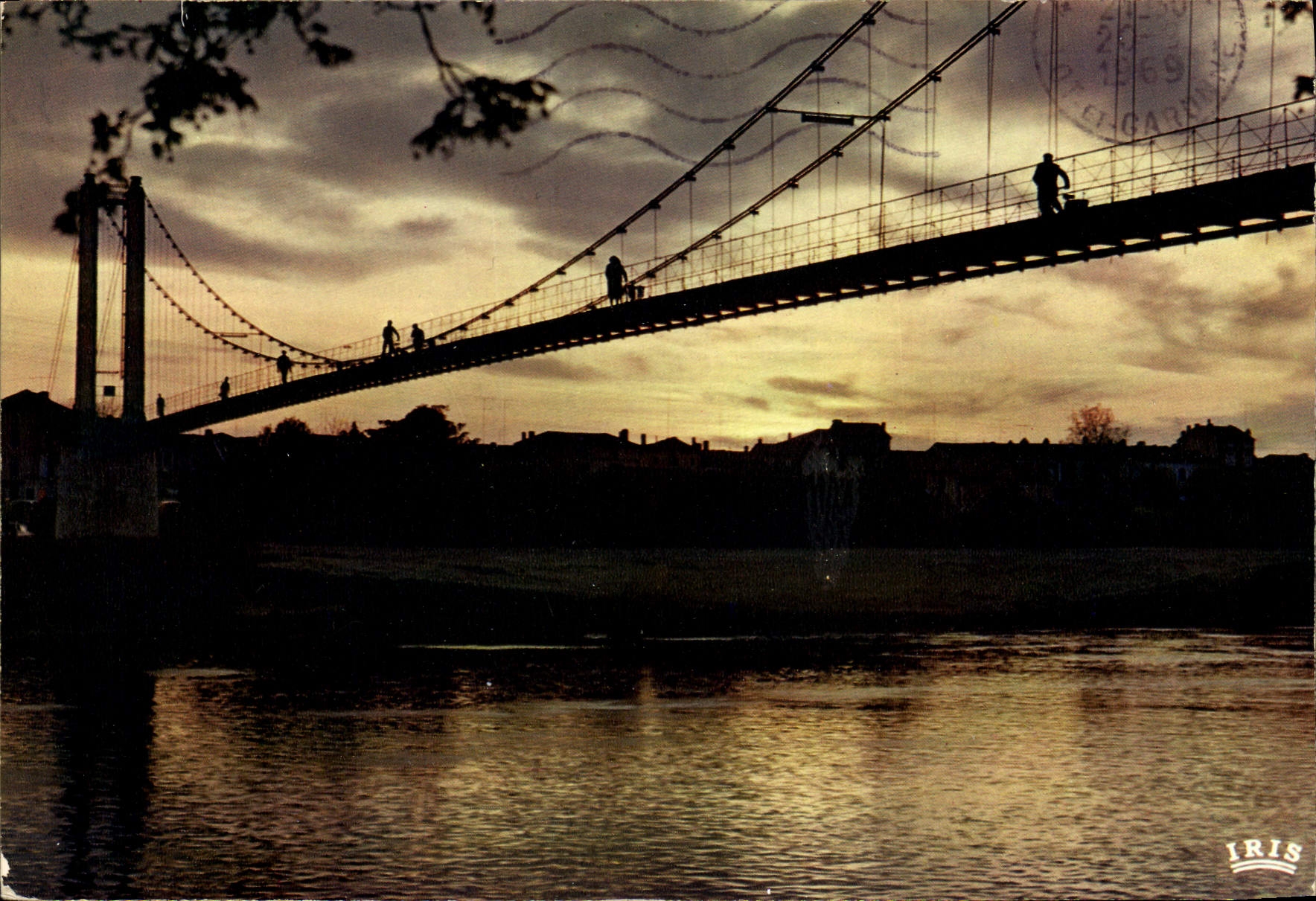 CPSM Agen Lot et Garonne coucher de soleile sur la Garonne la passerelle du passage d'Agen