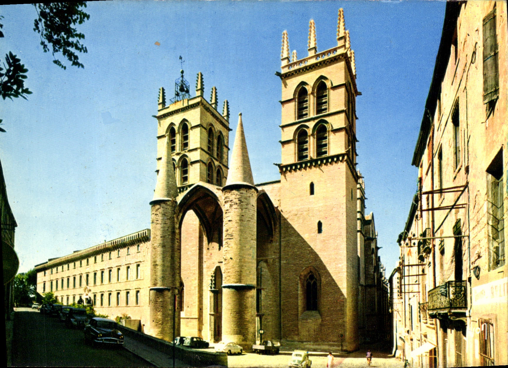 CPSM Montpellier Herault la cathedrale Saint Pierre