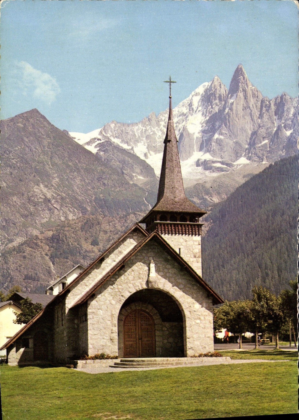 CPSM Chamonix Mont Blanc la chapelle du praz et l'Aiguille du Dru