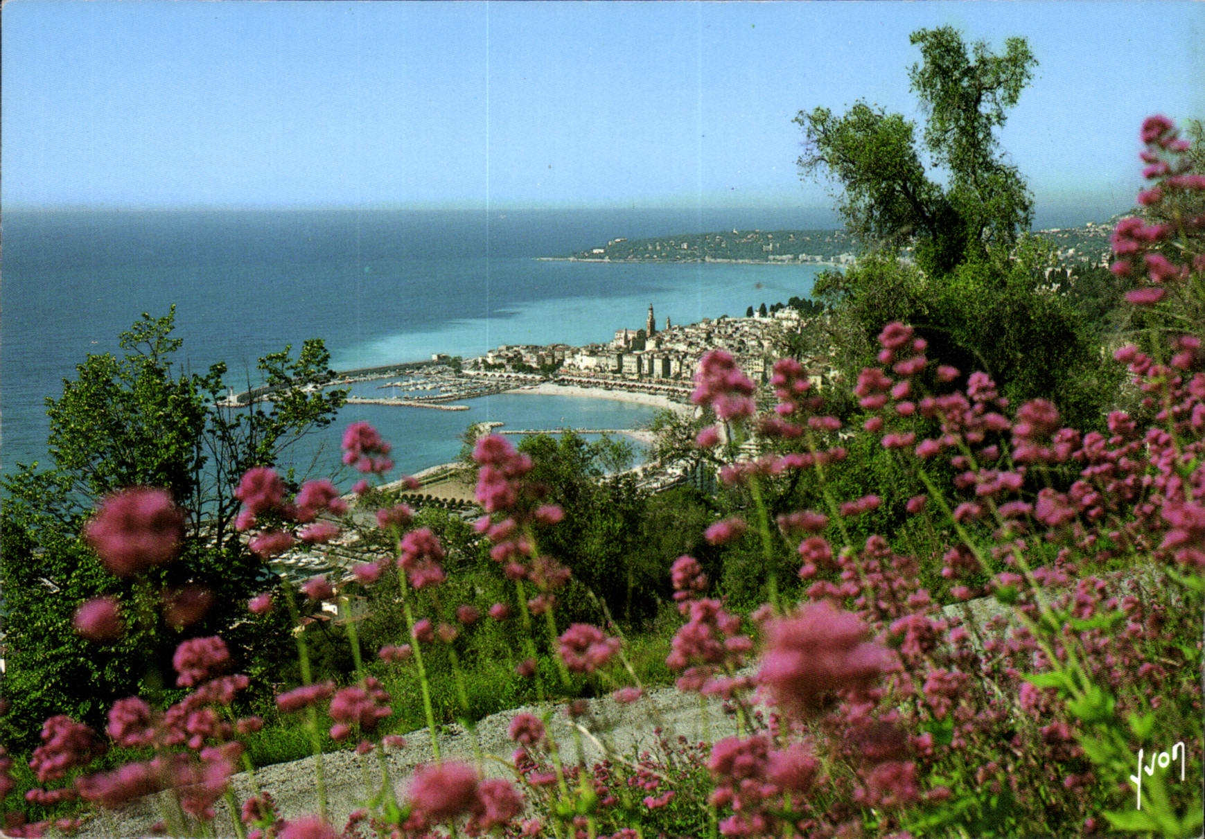 CPSM La Cote d'Azur Menton Alpes Maritimes vue generale sur le port et la vieille ville 