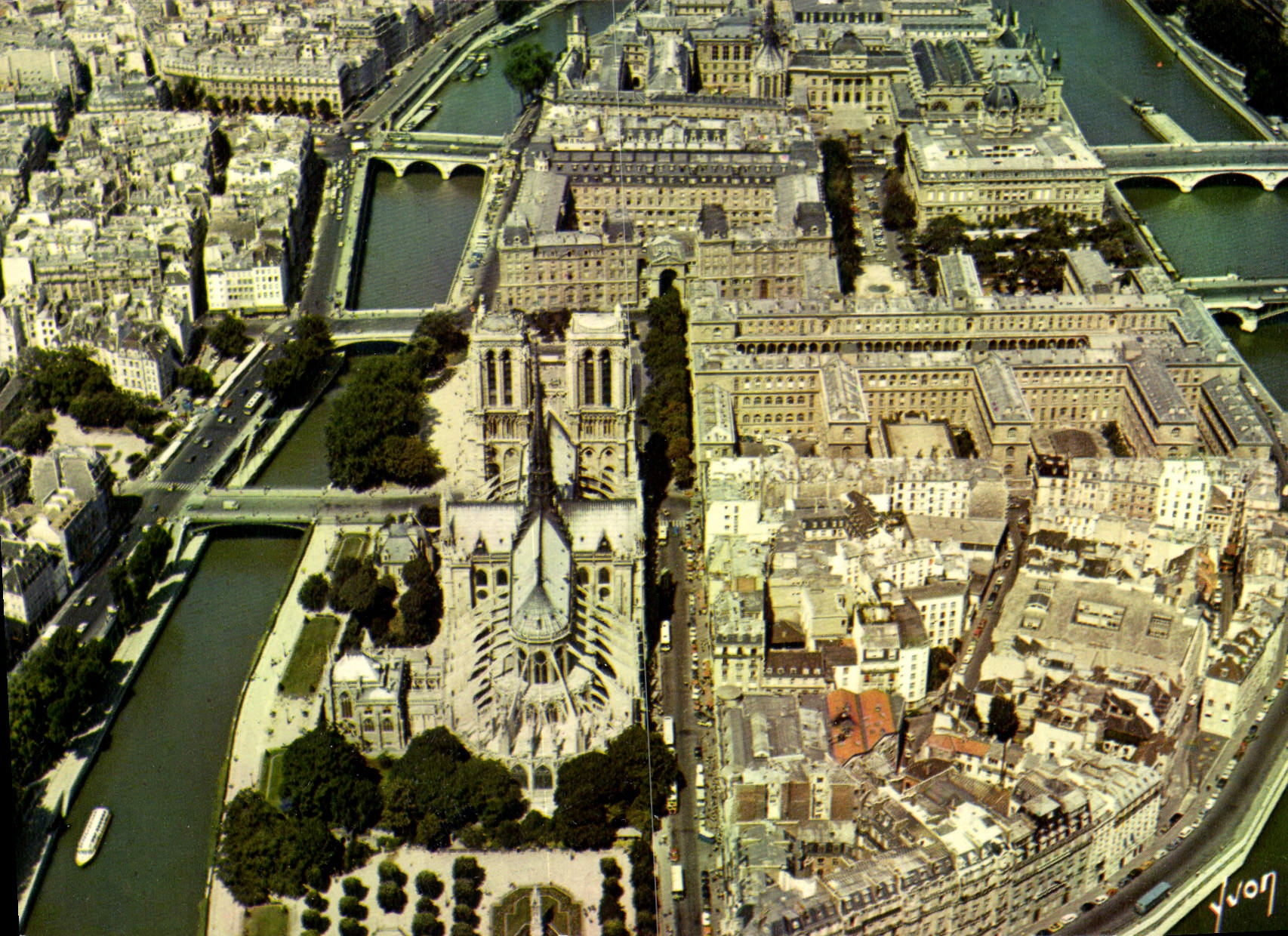 CPSM Paris l'Ile de la Cite et Notre Dame