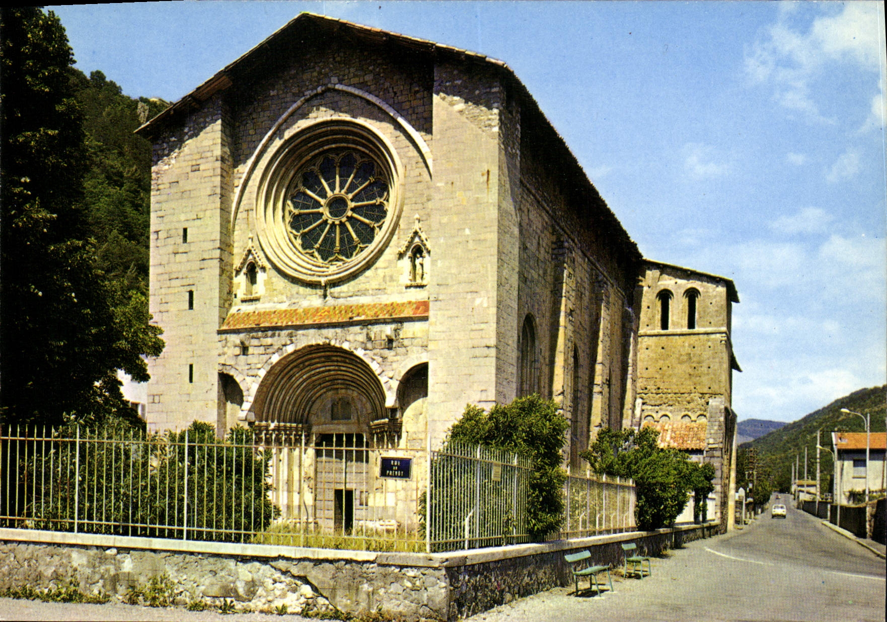 CPSM Digne Alp de Hte Prov la cathedrale du Bourg 