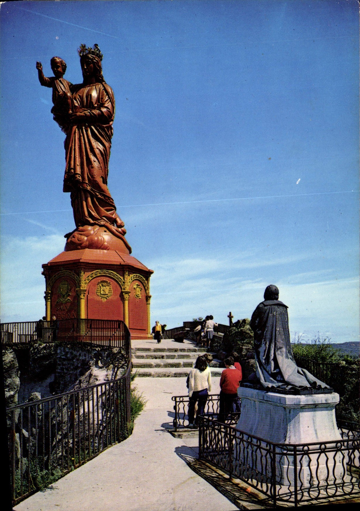 CPSM Le Puy en Velay statue Notre Dame de France erigee en 1860 sur la plate forme du rocher Corneil
