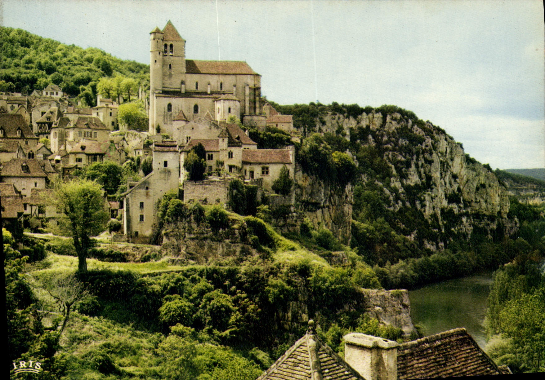CPSM Saint Cirq Lapopie Lot Premier village de France Village du Moyen Age accroche sur son roc au d