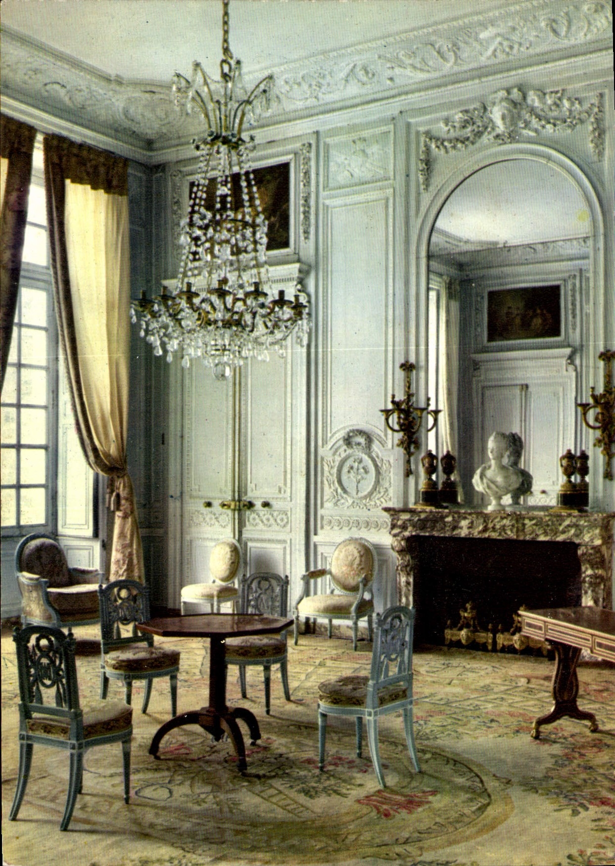CPSM Chateau de Versailles petit Trianon le grand salon ou salon de Compagnie 