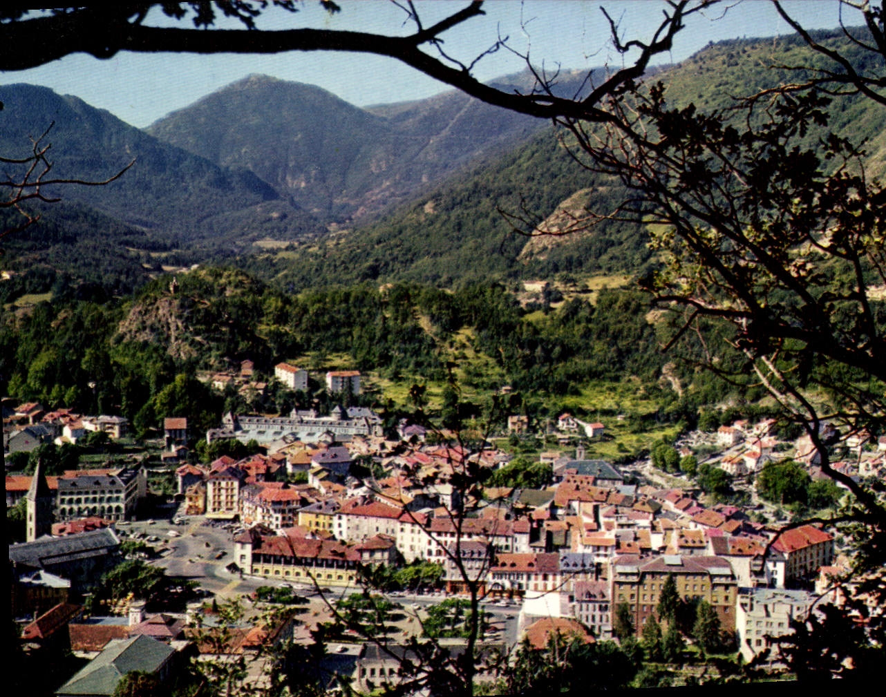 CPSM Les Pyrenees Ariegeoises Aix les Thermes station Thermale ete en hiver vue generale