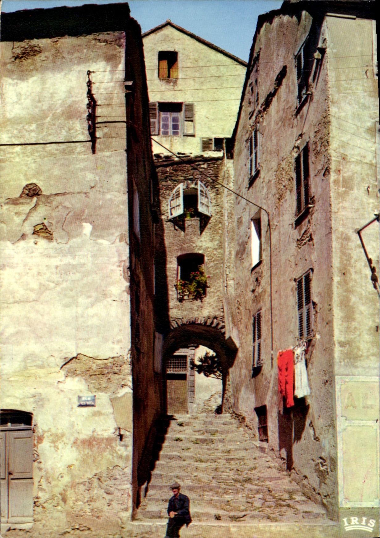CPSM Charmes et couleurs de la Corse Corte vieille rue sur la place du general Gaffori la Loggia 