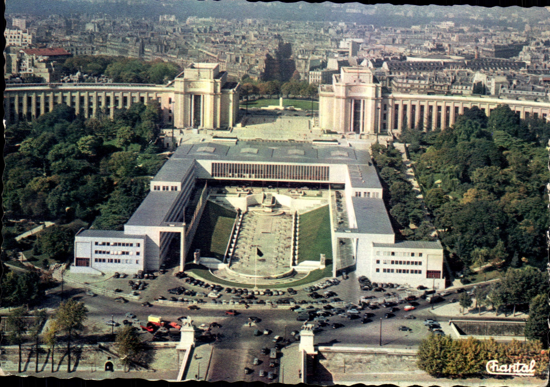 CPSM Paris le palais de Chaillot 