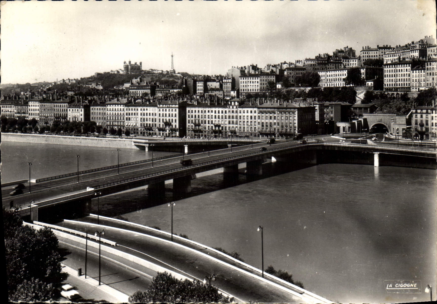 CPSM Lyon Rhone Pont de Lattre de Tassigny entre du Tunnel 