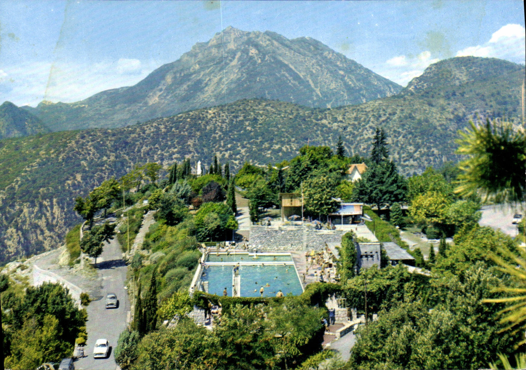 CPSM Levens A M la Piscine 