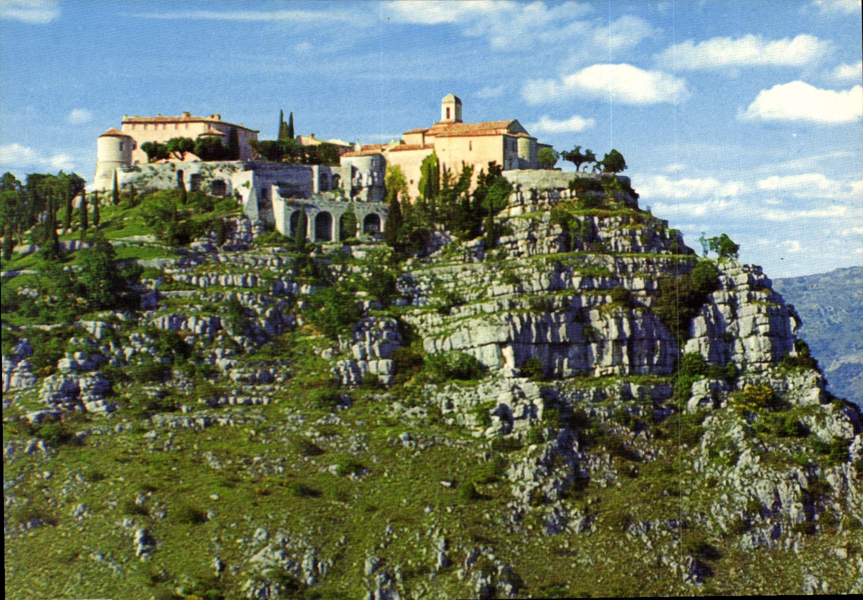 CPSM La Cote d'Azur Gourdon A M La pittoresque village parche au sommet de la montagne