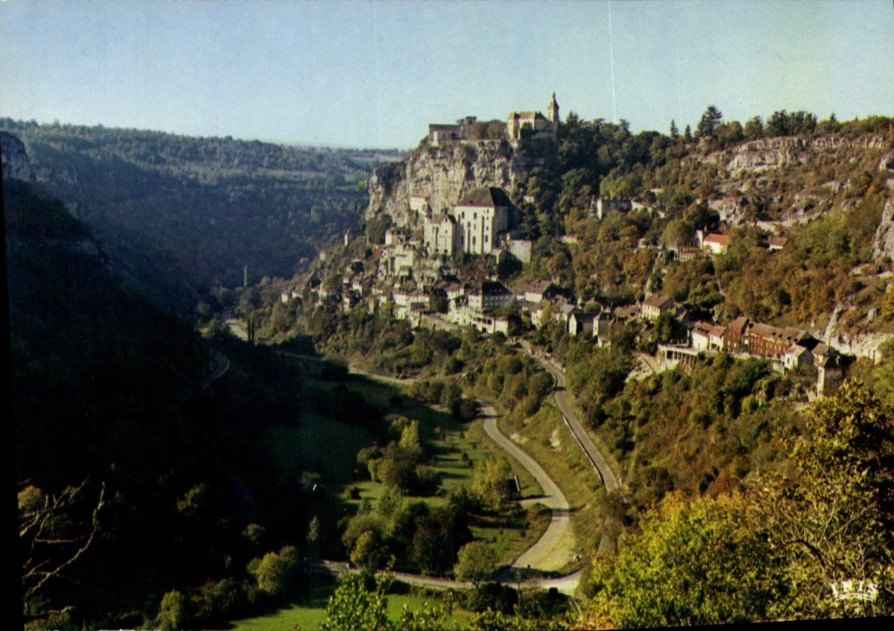 CPSM Roc Amadour Lot Lieu de pelerinage Celebre des le Moyen Age Vue d'ensemble