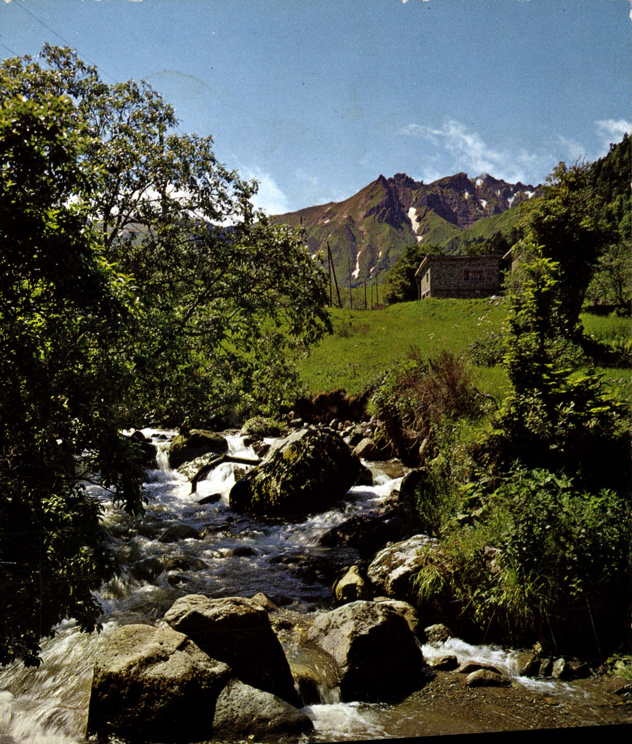 CPSM Le Mont Dore Puy de Dome La Source de la Doulogne