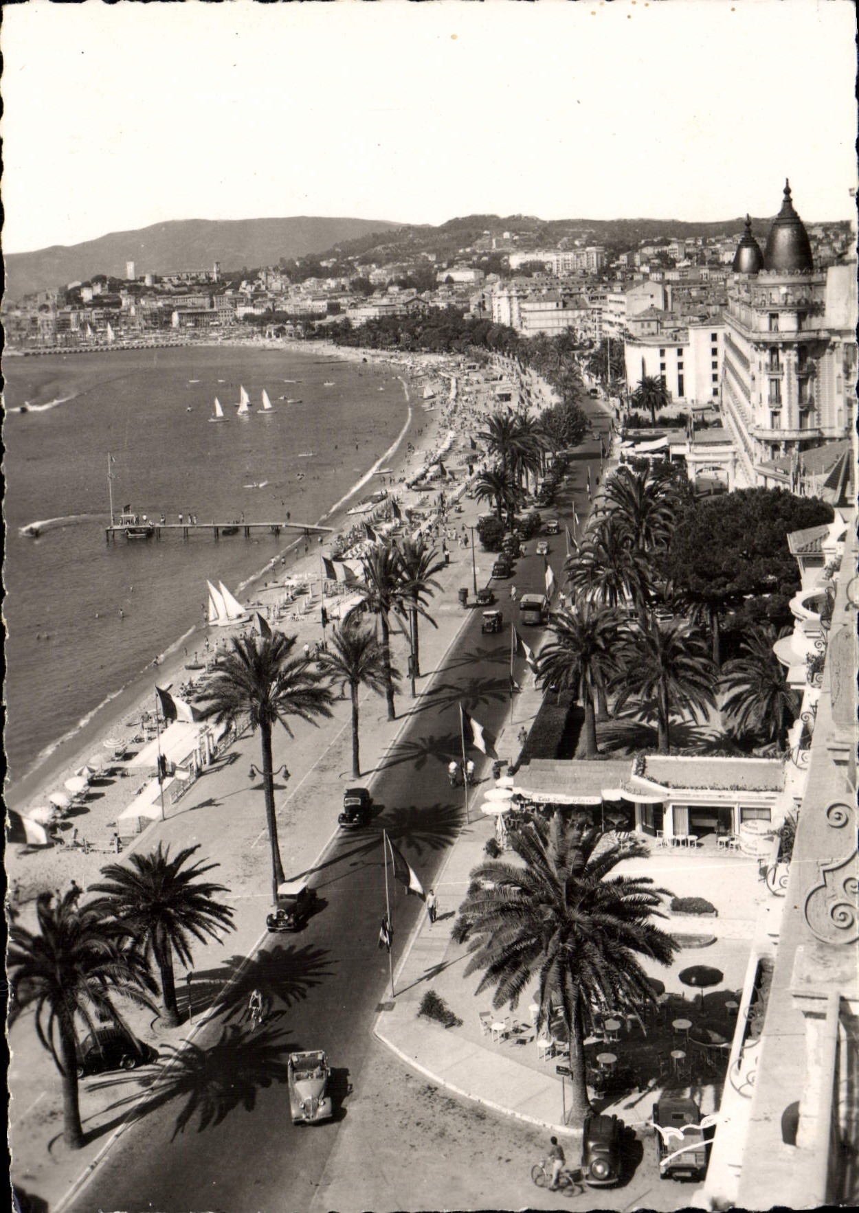 CPSM La Cote d'Azur Cannes La Croisette et le Suquet