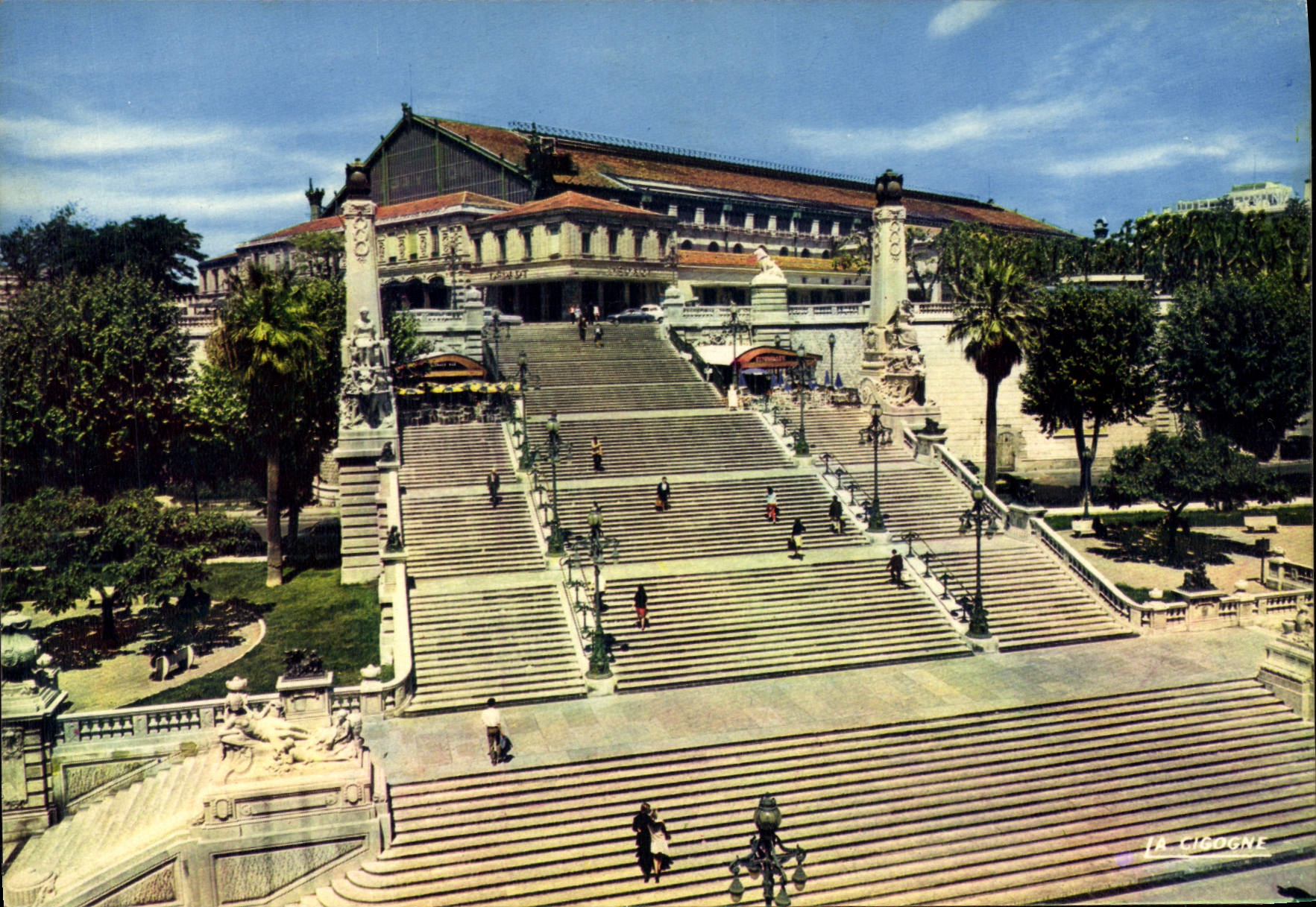 CPSM Marseille La gare St Charles et l'escaller monument