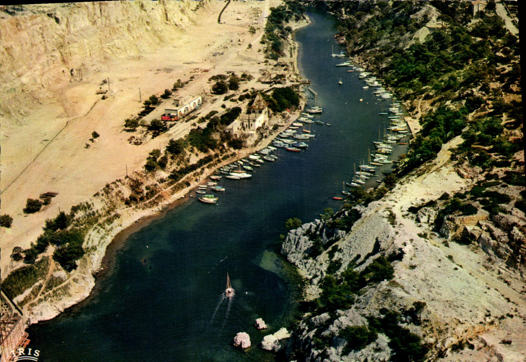 CPSM La Cote de Marbre Les Calanques Provencales entre Marseille et Cassis Vue aerienne de la Calanq