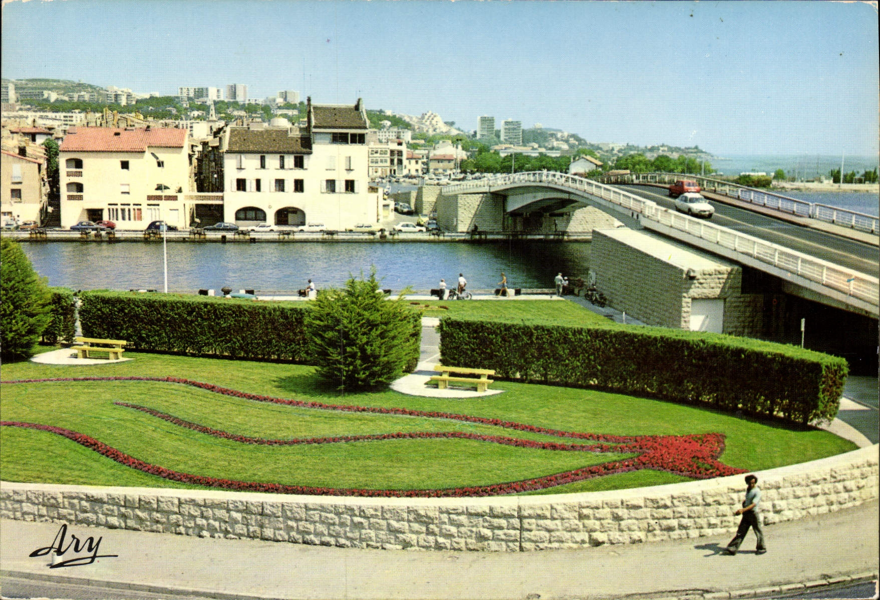 CPSM Martigues La Venise Provencale Le Quartier de I'lle et le Pont
