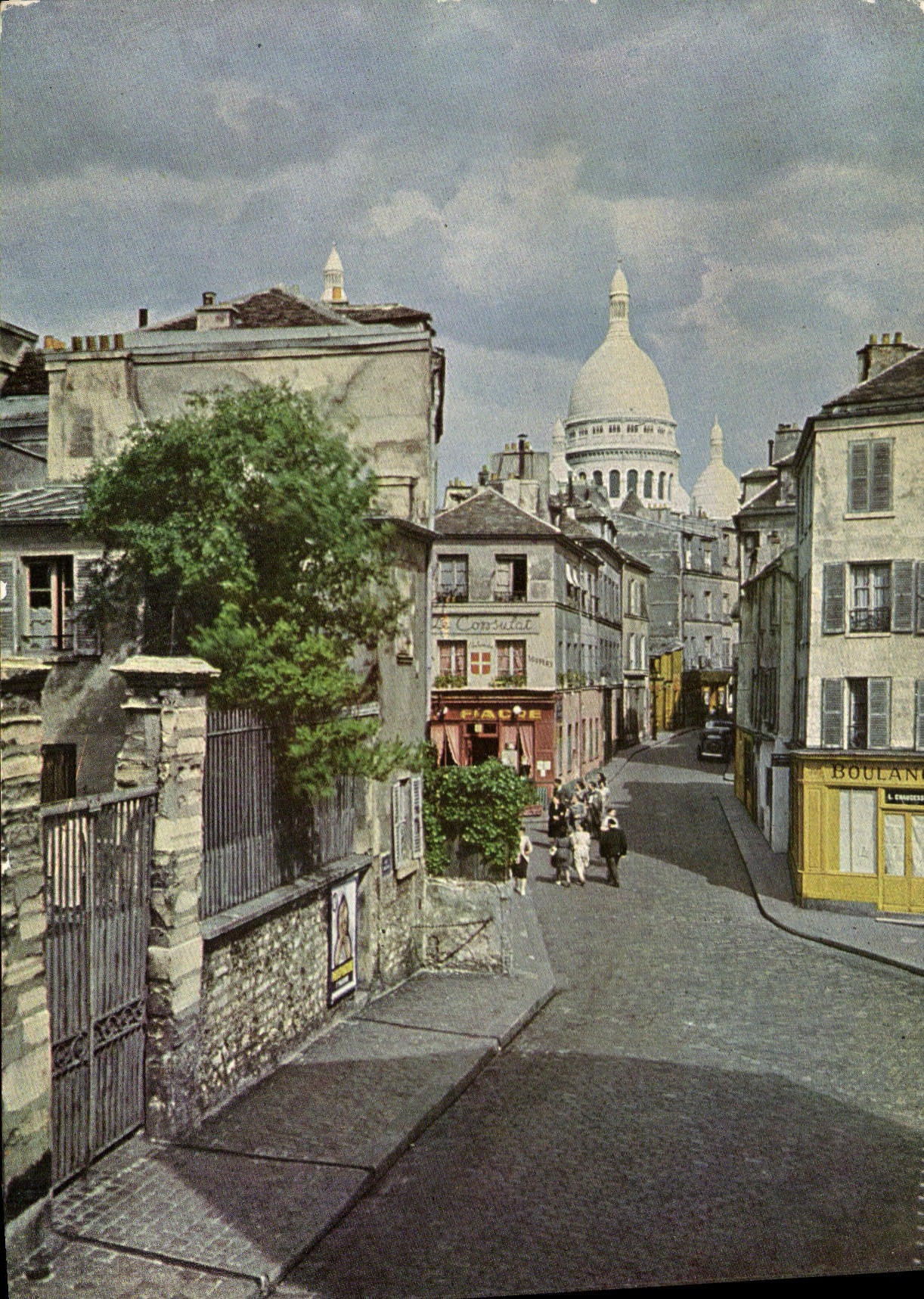 CPSM Paris Montmartre la Rue Norvins et le Sacre Coeur