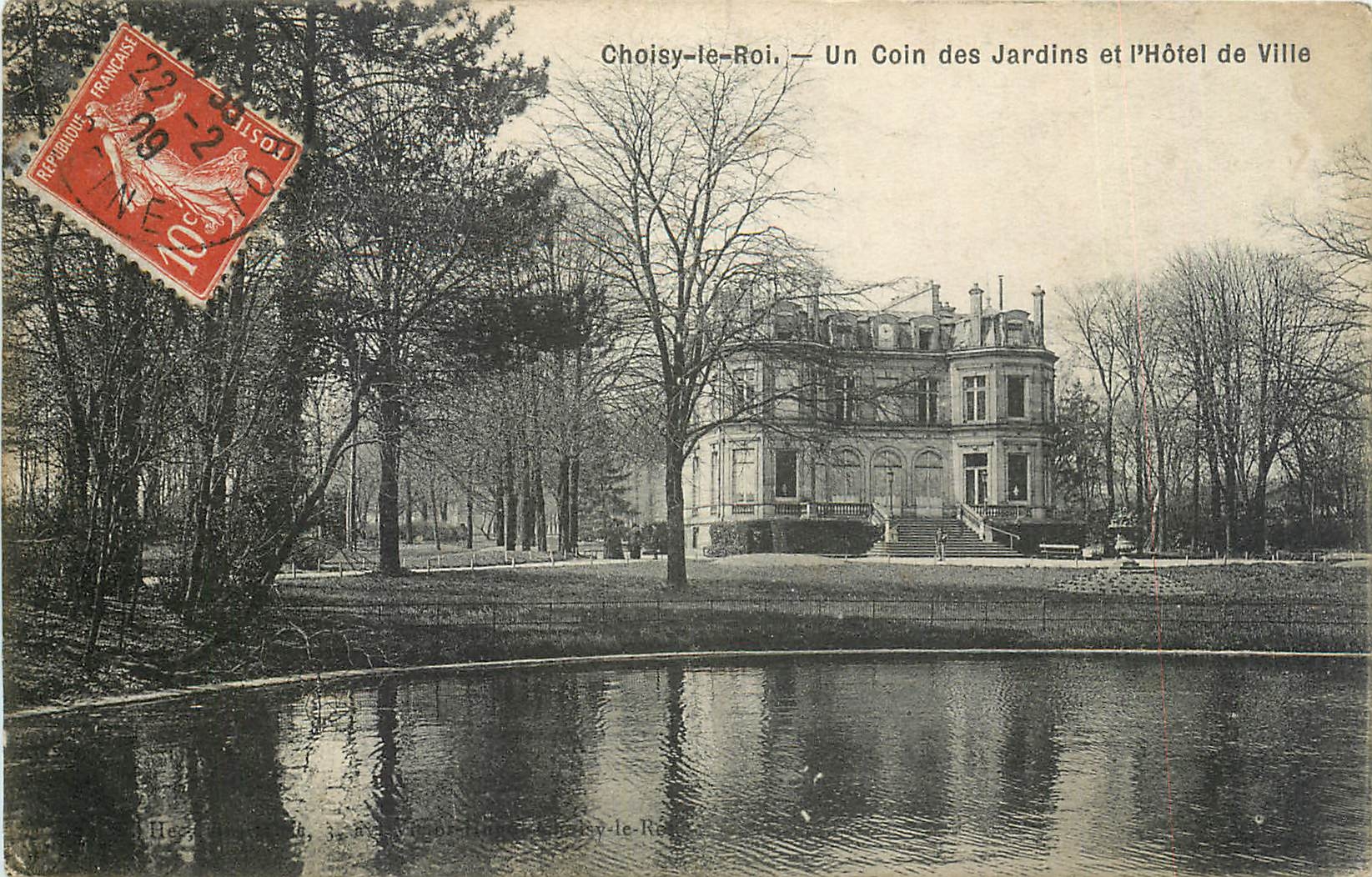 CPA Choisy le Roi Un coin des Jardins et l'Hotel de Ville