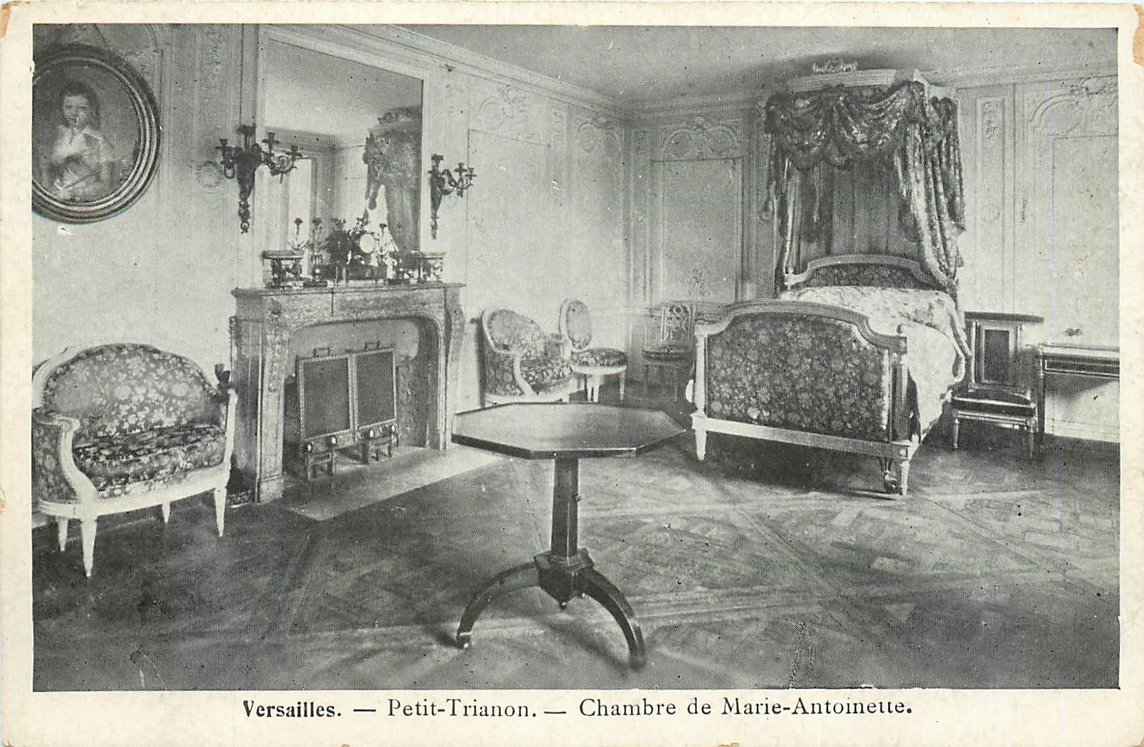 CPA Versailles Petit Trianon Chambre de Marie Antoinette