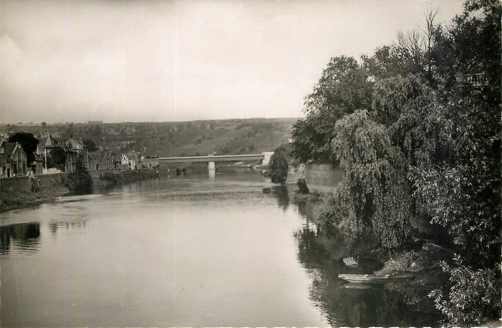 CPA Meziere le Pont du Chemin de Fer sur la Meuse