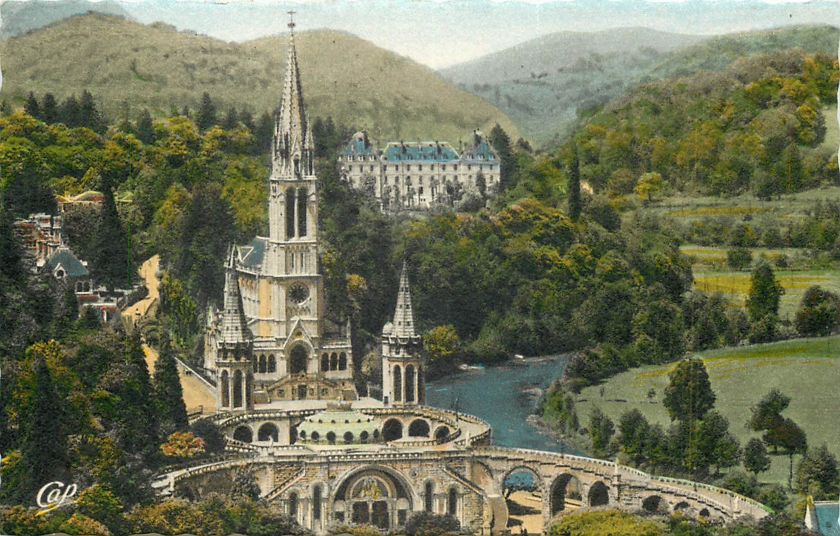 CPA Lourdes La Basilique